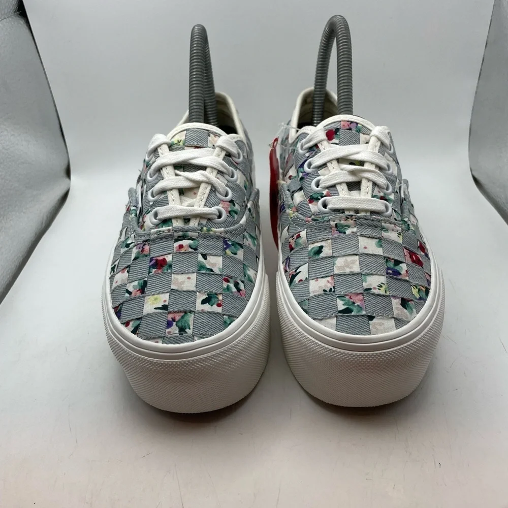 NWT! Vans checkered platform women’s sneakers size 5.5